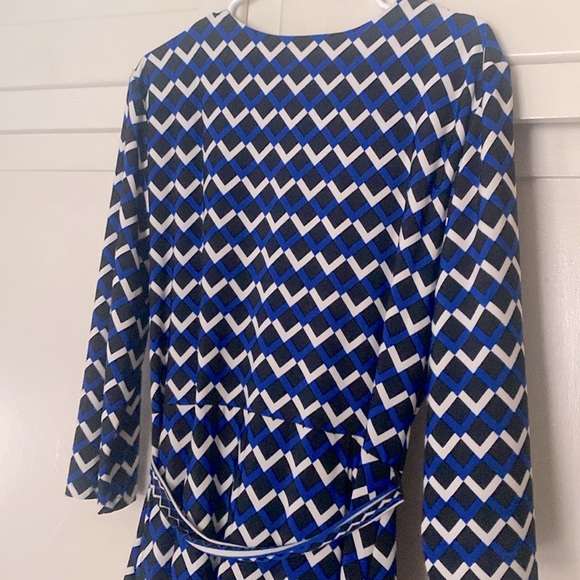 ROZ & ALI 🖤💙CHEVRON PRINT💙🖤 WRAP DRESS SIZE EXTRA LARGE 🌟EUC🌟 - Picture 6 of 13